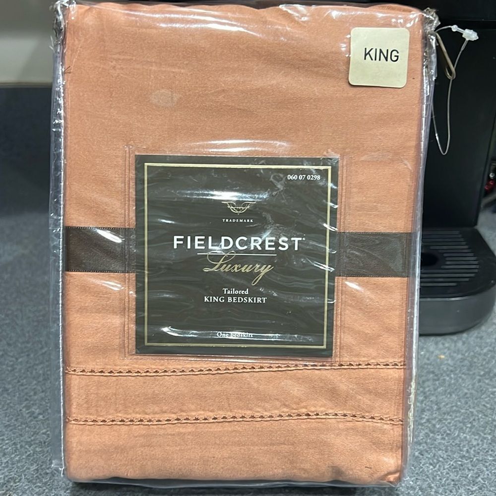 Brand‎ new Fieldcrest Luxury Tailored Needs Bedskirt